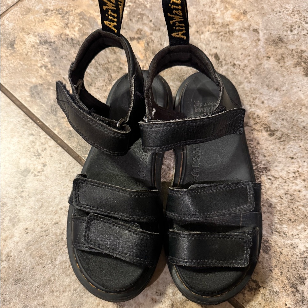Doc Martens Kids' Klaire Sandal Big Kid Size 2 black classic school summer